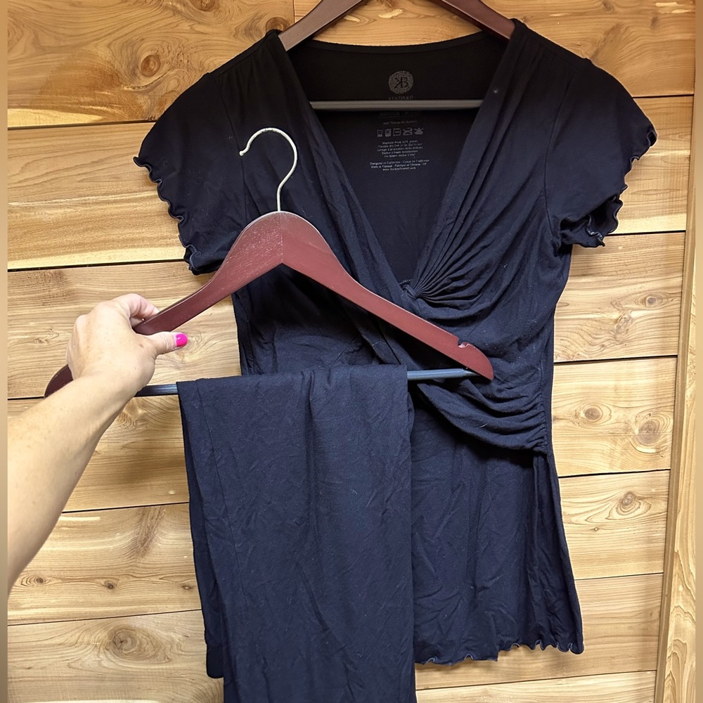 Kindred Bravely black nursing pjs size medium